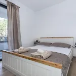 Apartamento 2 Bedroom Lovely Apartment In Blace Blace