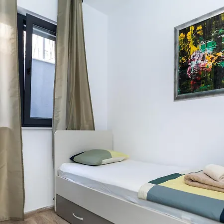 Appartement Lovely In With Wifi Blace