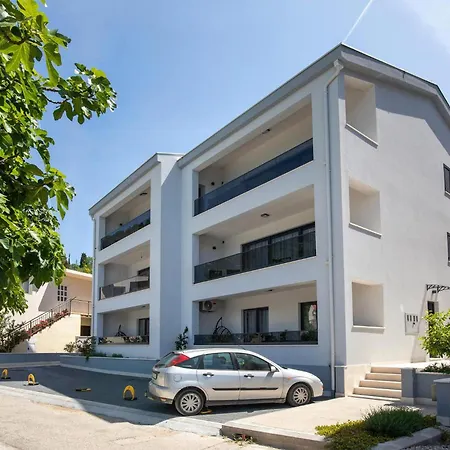 2 Bedroom Lovely Apartment In Blace Blace